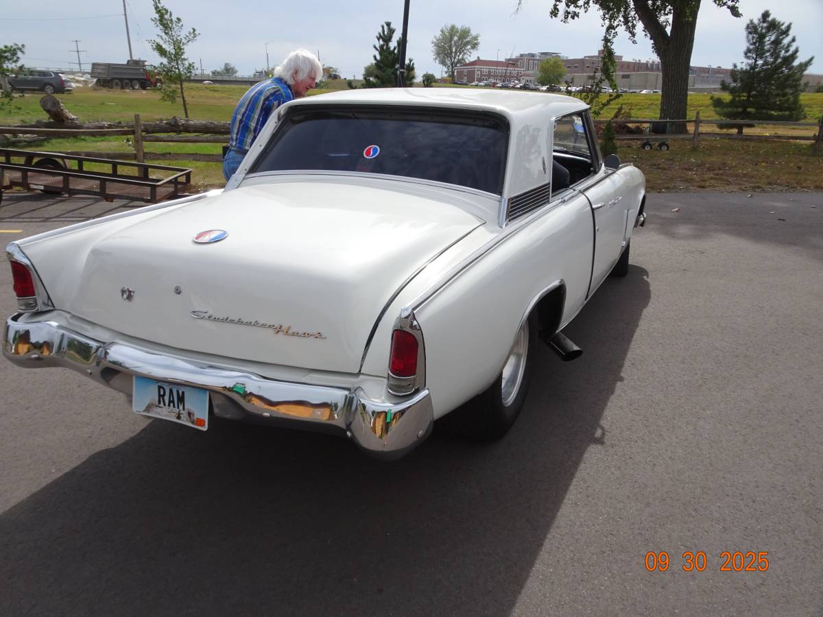 Studebaker-hawk-gt-1964-white-1
