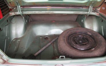 Studebaker-lark-cruiser-1963-12