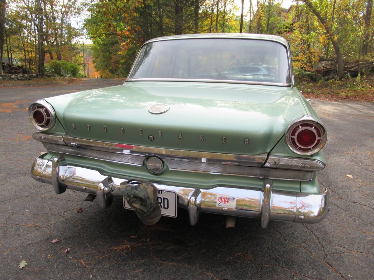 Studebaker-lark-cruiser-1963-4