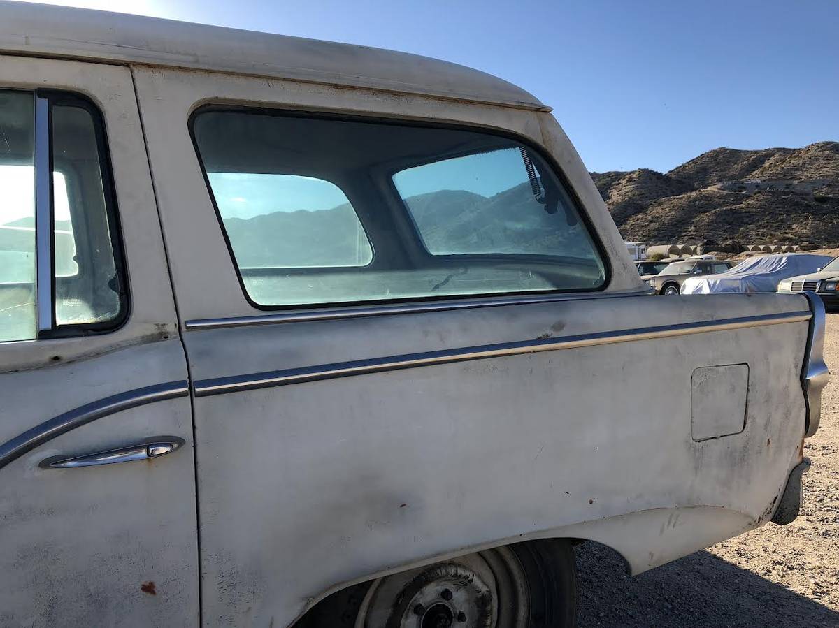 Studebaker-provincial-wagon-1957-white-29