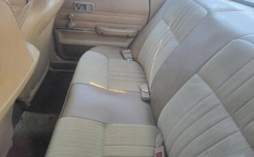 Subaru-1600-1980-white-10