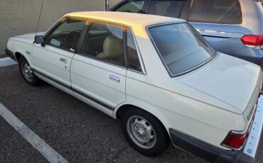 Subaru-1600-1980-white-12