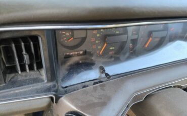 Subaru-1600-1980-white-4