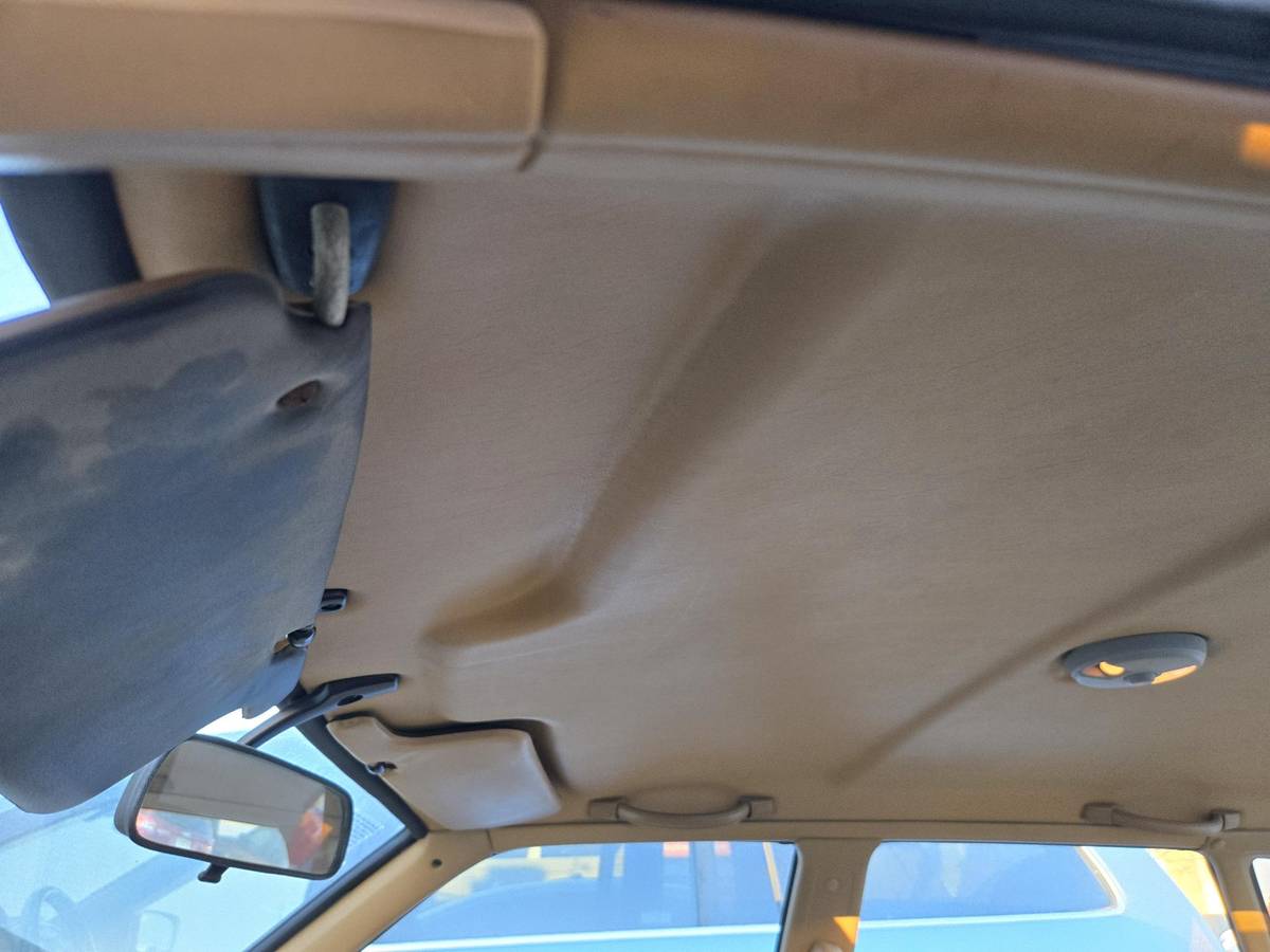 Subaru-1600-1980-white-6