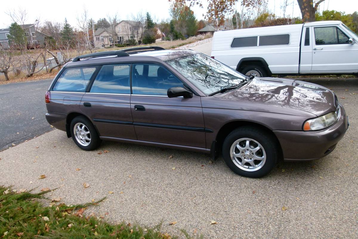 Subaru-1995-brown-1