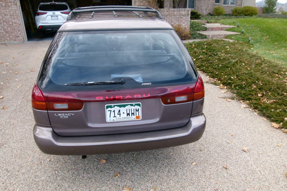 Subaru-1995-brown-2