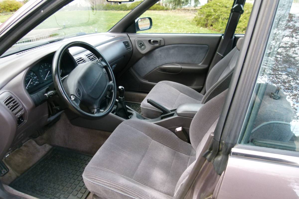 Subaru-1995-brown-3