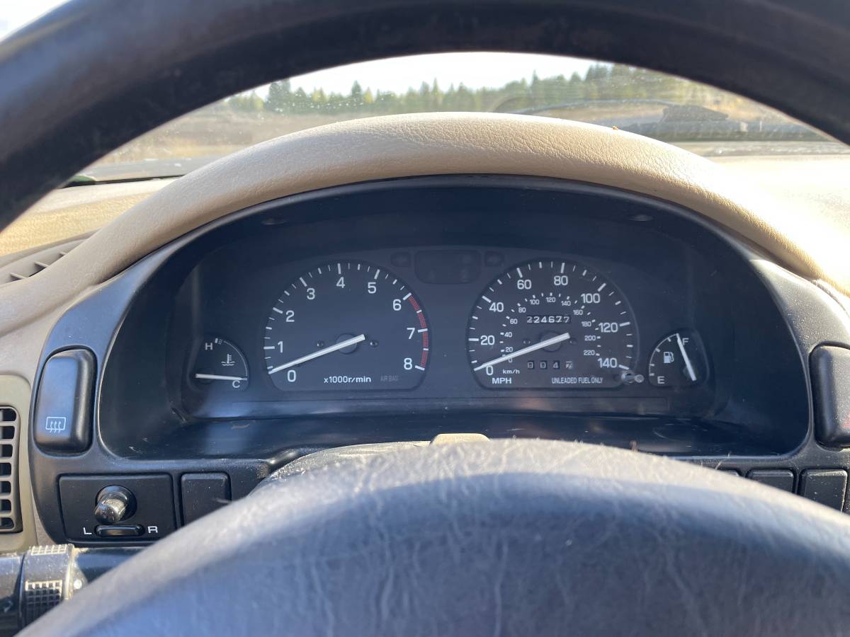 Subaru-impreza-1995-white-6