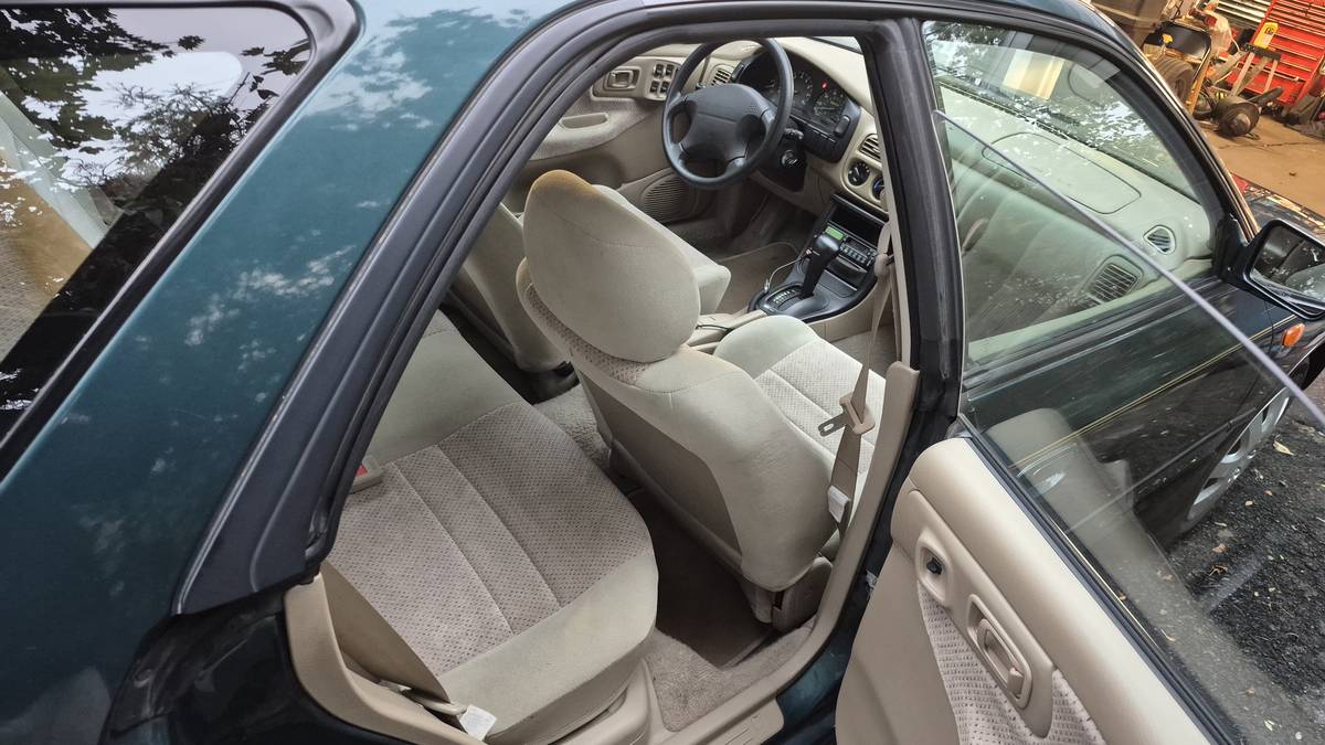 Subaru-impreza-sport-wagon-1996-green-8