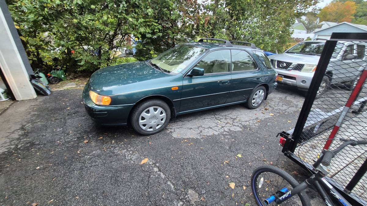 Subaru-impreza-sport-wagon-1996-green-9