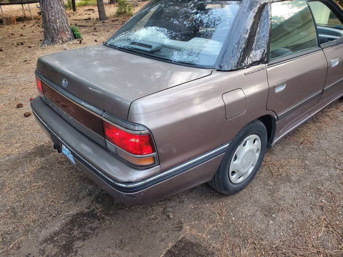 Subaru-legacy-1990-8