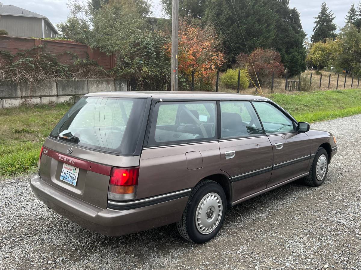 Subaru-legacy-1991-grey-3