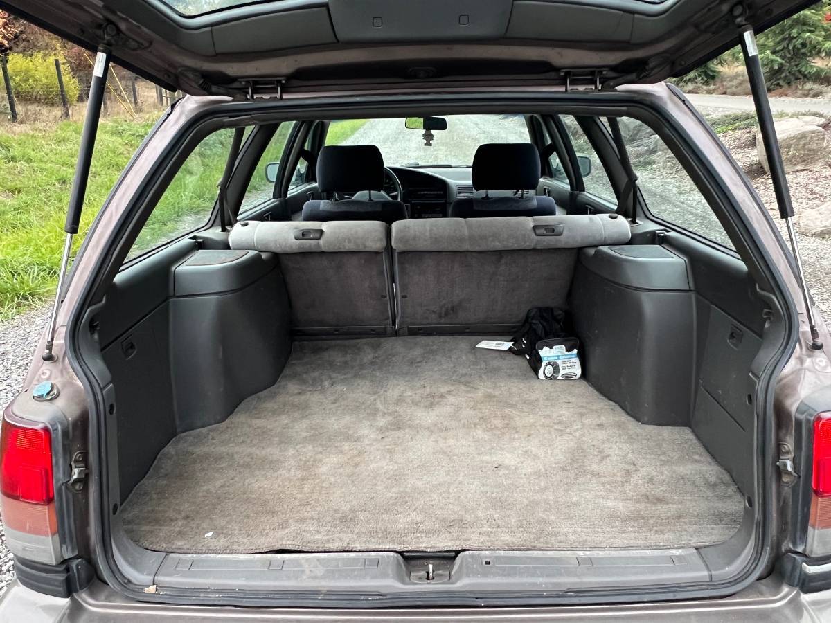 Subaru-legacy-1991-grey-6