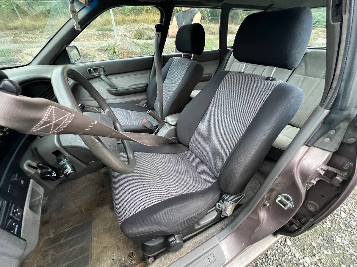 Subaru-legacy-1991-grey-8