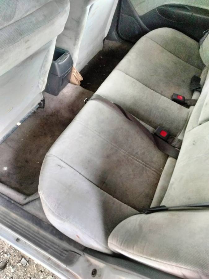 Subaru-legacy-1996-silver-1