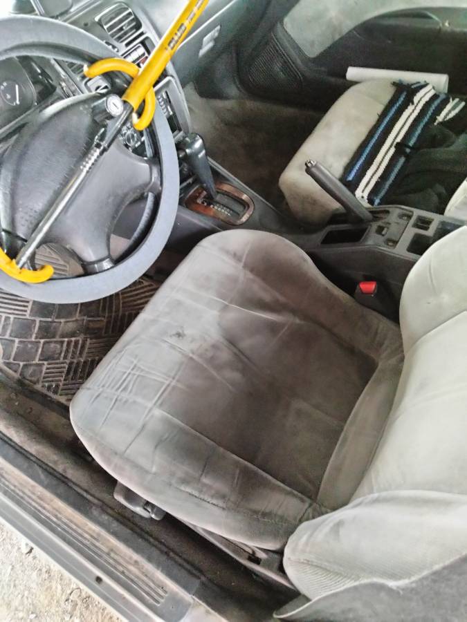 Subaru-legacy-1996-silver-6
