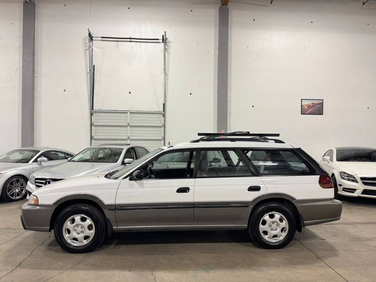 Subaru-legacy-1996-white-1