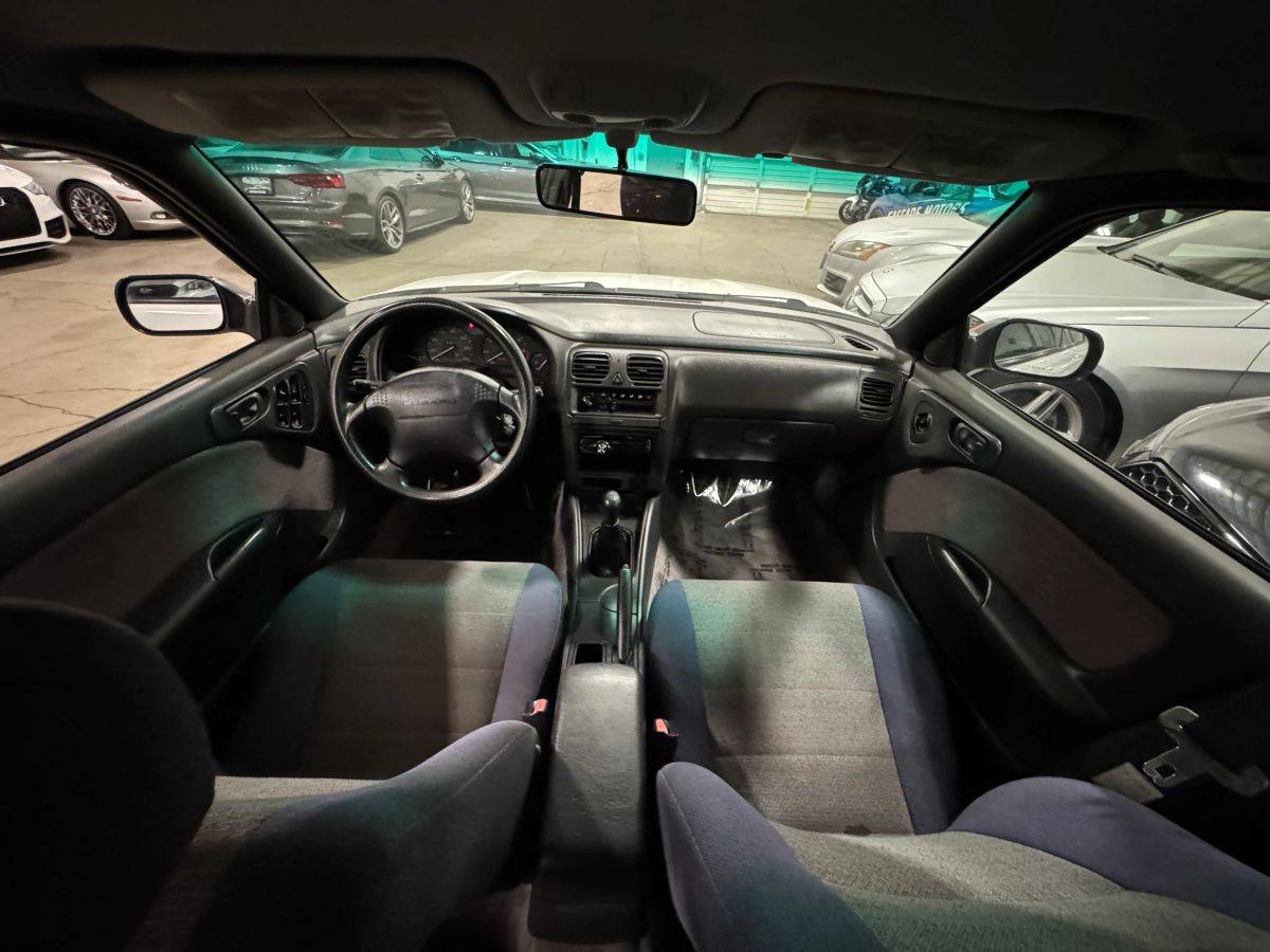 Subaru-legacy-1996-white-13