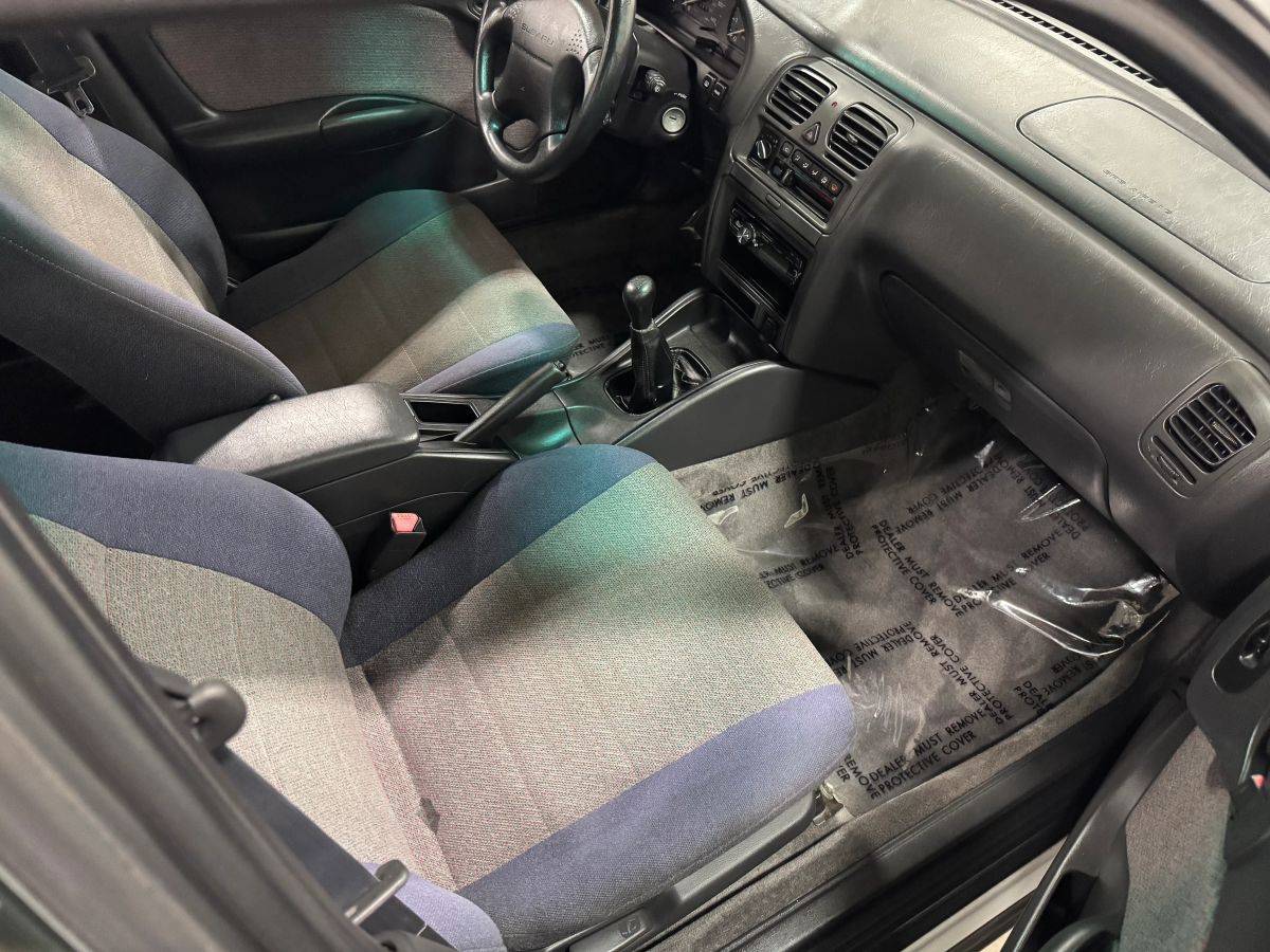 Subaru-legacy-1996-white-14