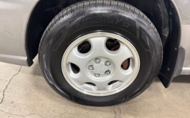 Subaru-legacy-1996-white-18