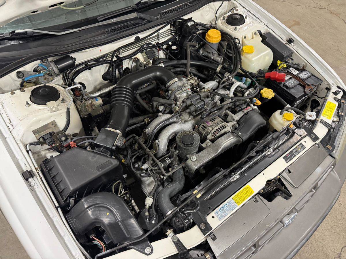 Subaru-legacy-1996-white-19