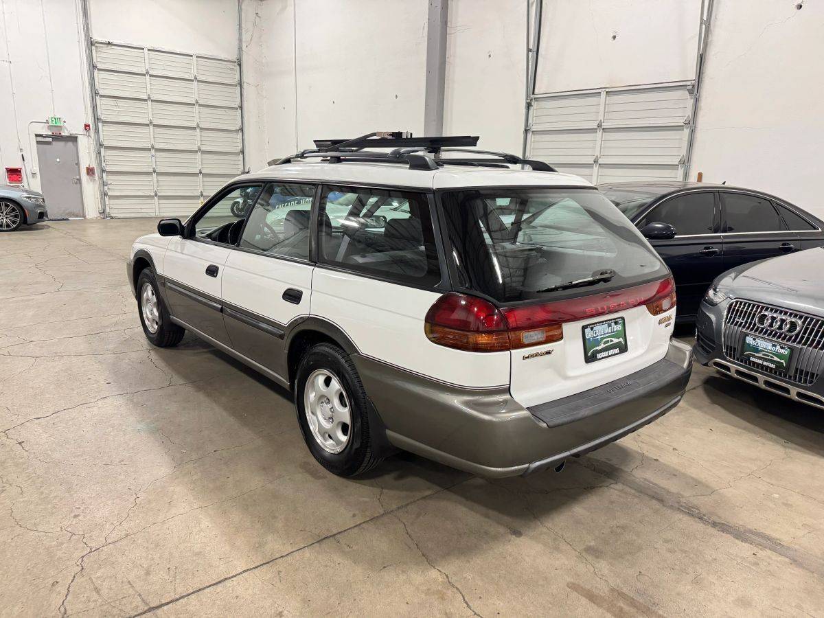 Subaru-legacy-1996-white-2