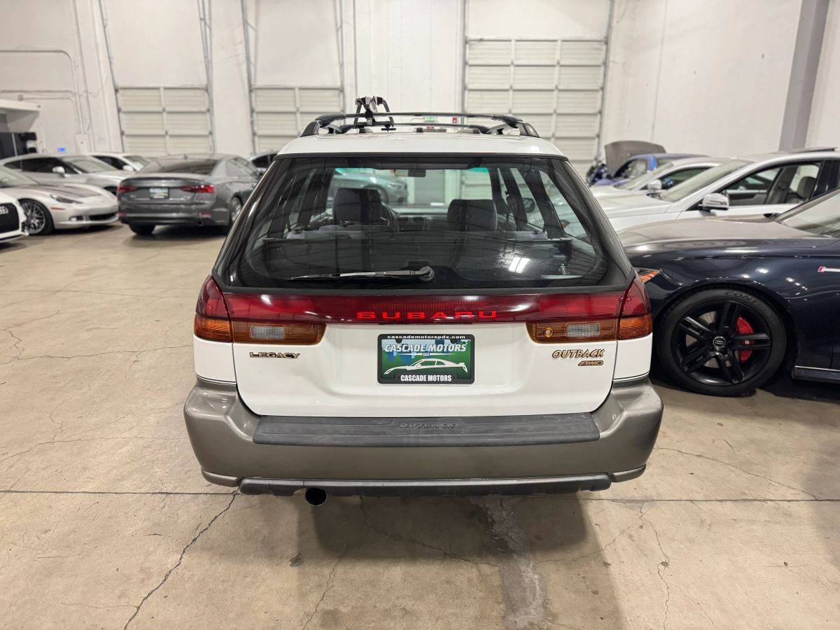 Subaru-legacy-1996-white-3