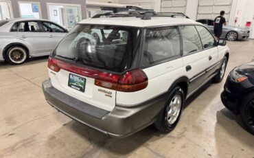 Subaru-legacy-1996-white-5