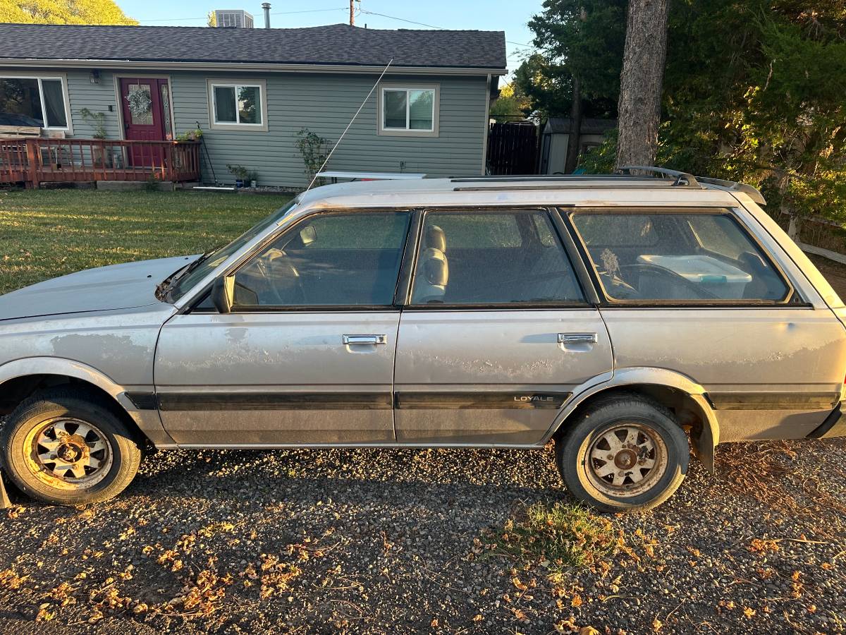 Subaru-loyale-1990