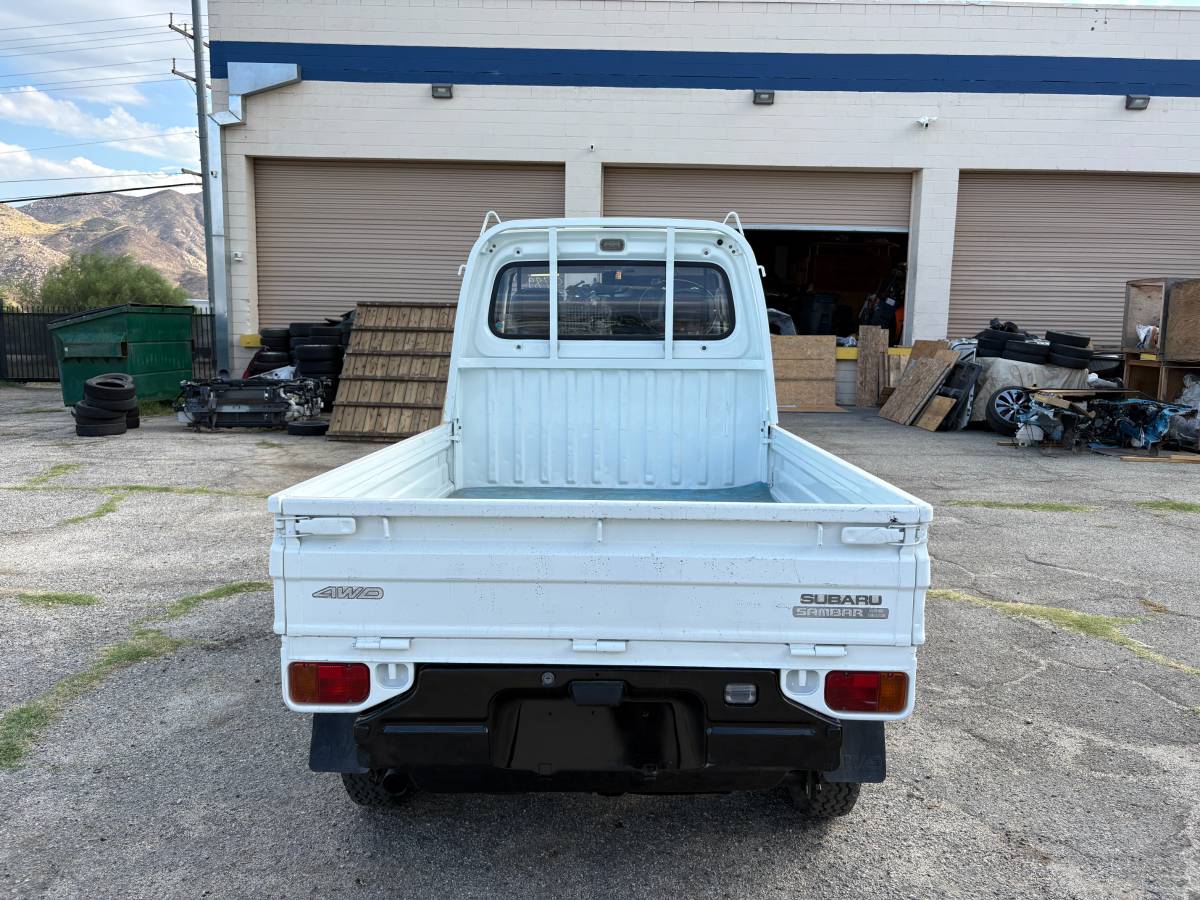 Subaru-sambar-1991-white-29
