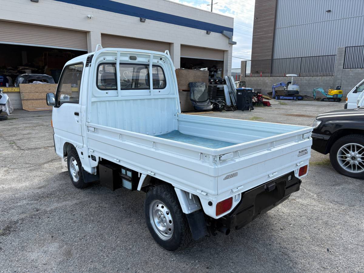 Subaru-sambar-1991-white-3