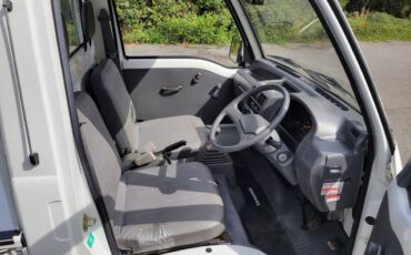 Subaru-sambar-1994-white-17