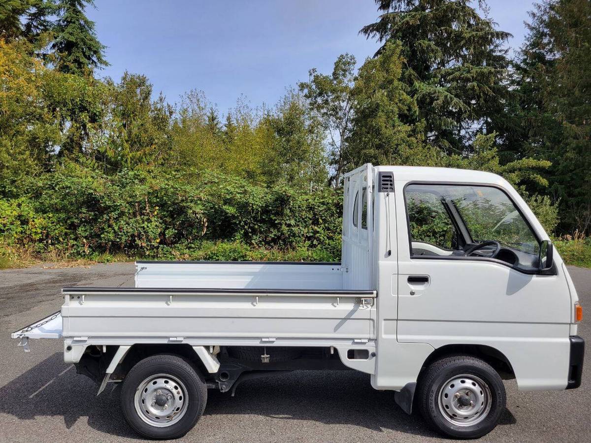 Subaru-sambar-1994-white-2