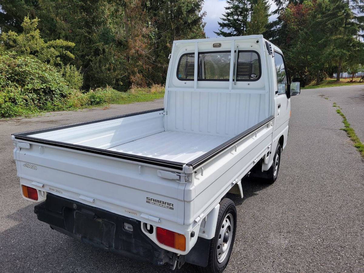 Subaru-sambar-1994-white-3