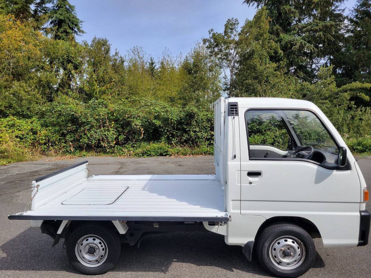 Subaru-sambar-1994-white-4