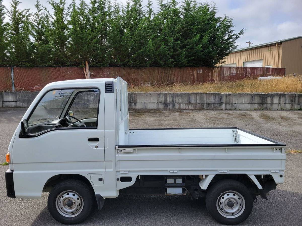 Subaru-sambar-1994-white-7