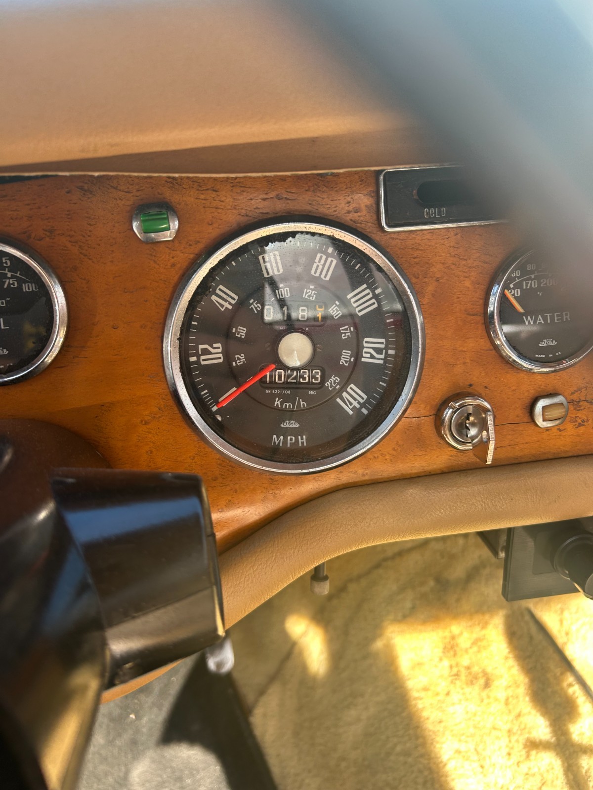 Sunbeam-Tiger-Mk1-1965-Convertible-6