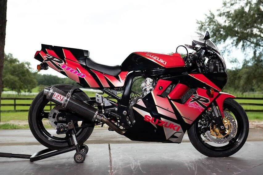Suzuki-GSX-R-1992-1