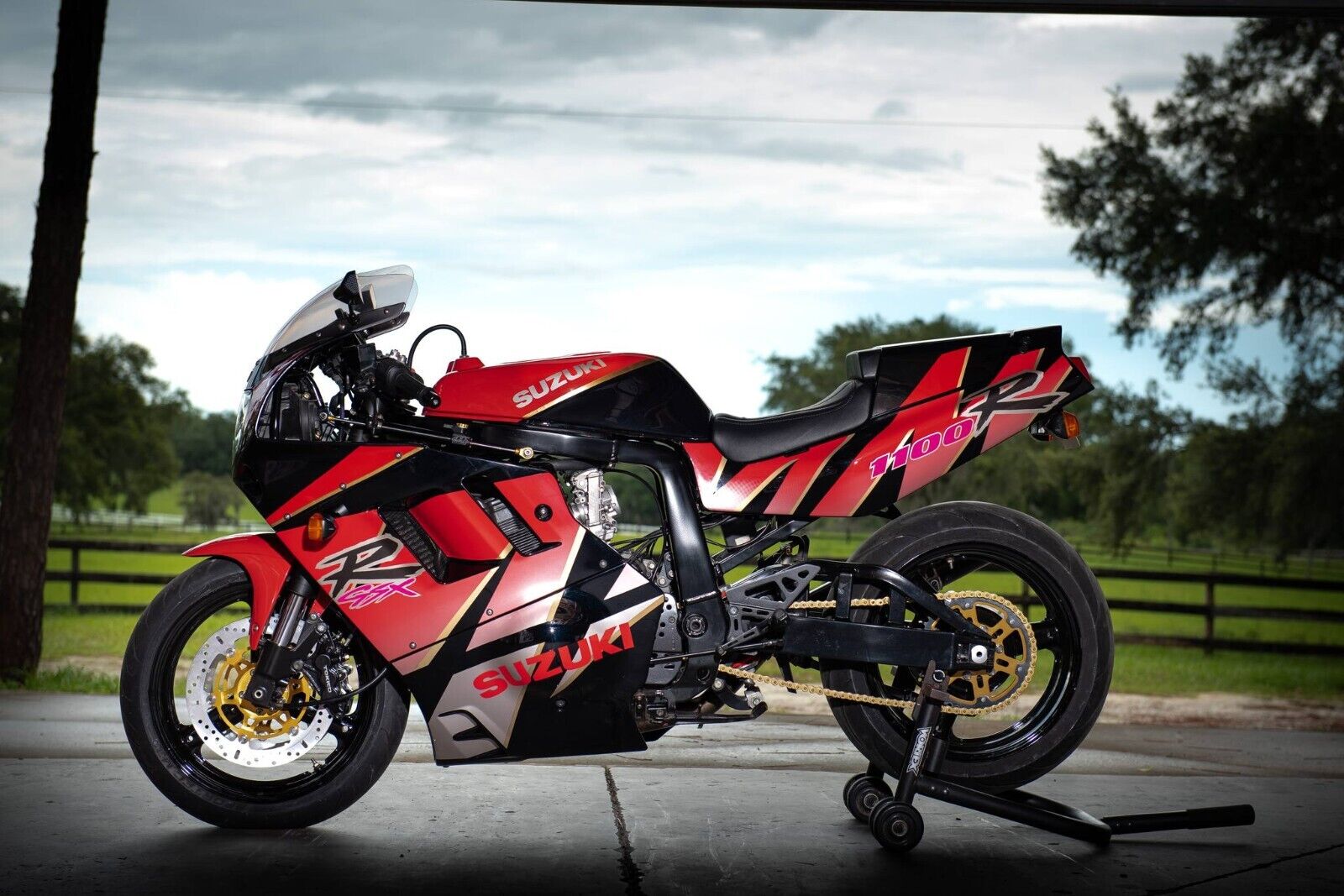 Suzuki-GSX-R-1992-2