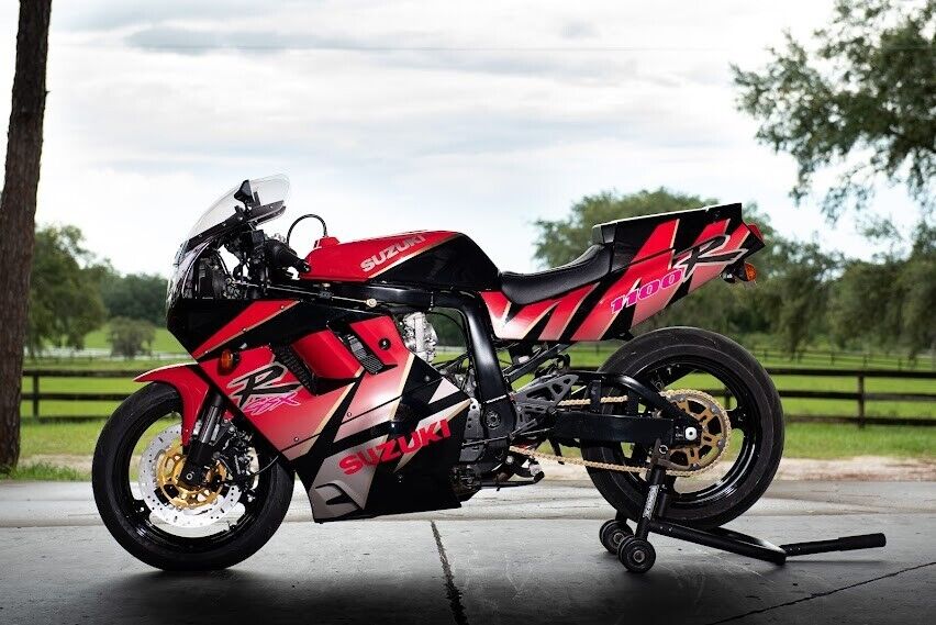 Suzuki-GSX-R-1992-4