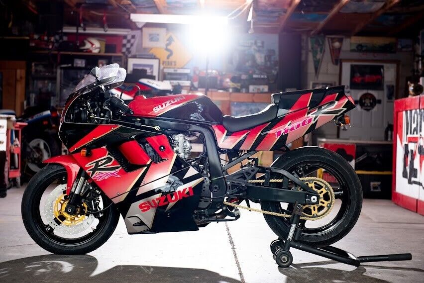 Suzuki-GSX-R-1992