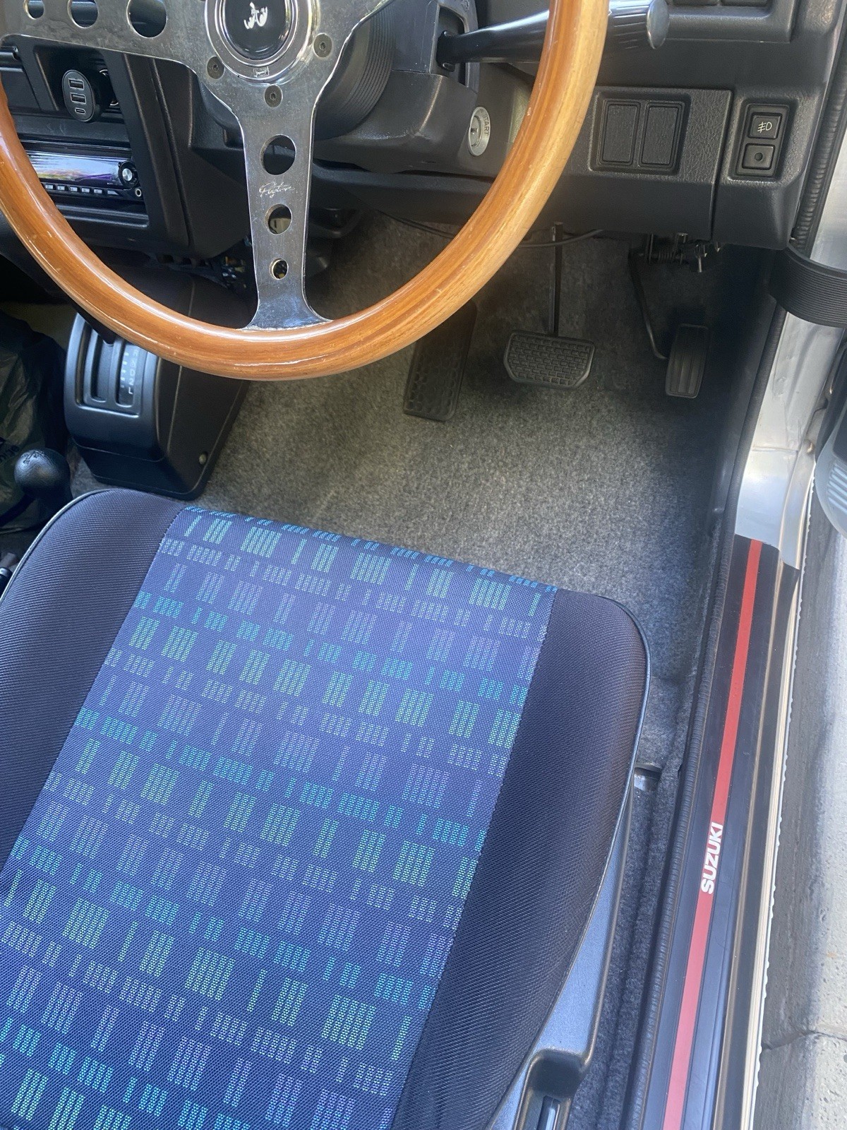 Suzuki-Jimny-1996-SUV-3