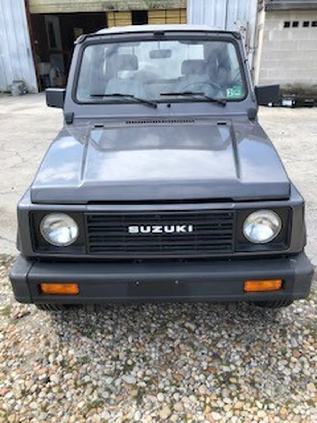 Suzuki-Samurai-1987-Medium-Gray-Metalic-Black-amp-Gray-2