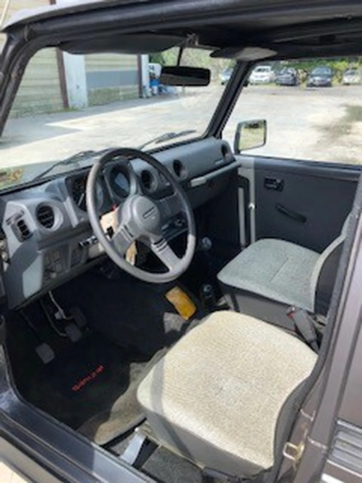 Suzuki-Samurai-1987-Medium-Gray-Metalic-Black-amp-Gray-4