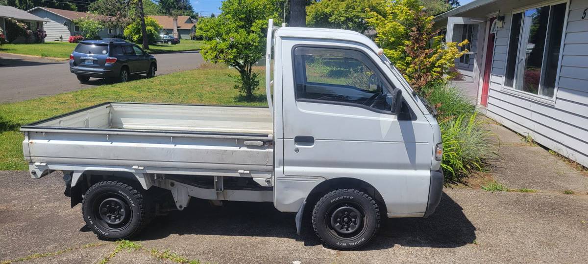 Suzuki-carry-1995-white-1