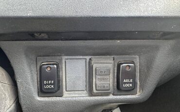Suzuki-carry-dump-4x4-1992-white-9