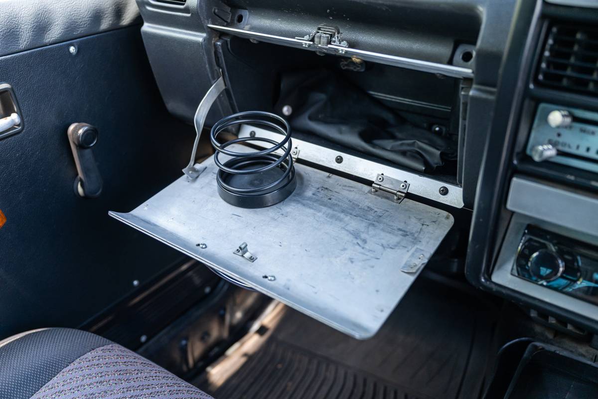 Suzuki-jimny-1992-16