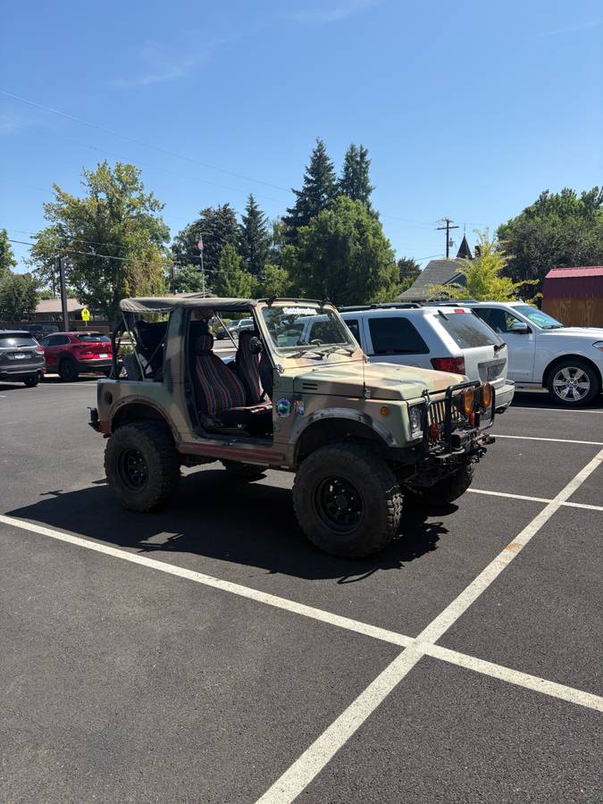 Suzuki-samurai-1986-custom-2