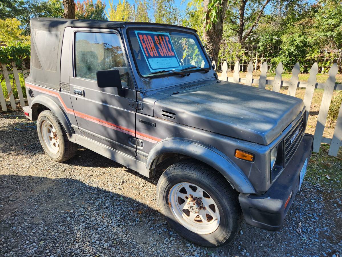 Suzuki-samurai-1986-grey-3