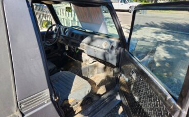 Suzuki-samurai-1986-grey-4